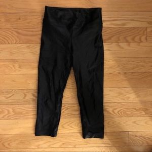 Koral black capri